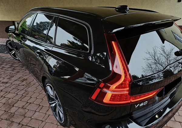 Volvo V60 cena 119900 przebieg: 146000, rok produkcji 2020 z Nysa małe 529